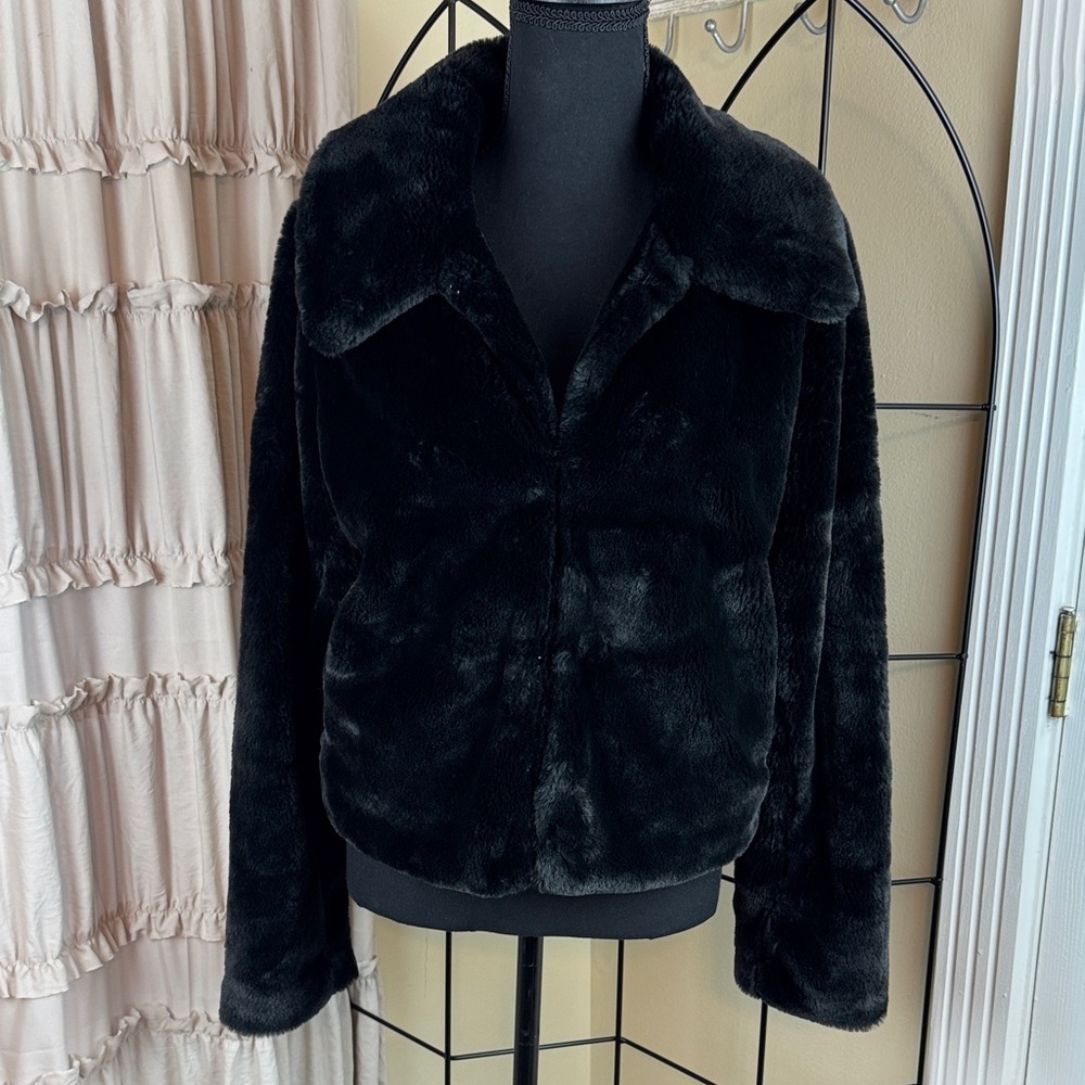 Express Black Faux Fur Jacket Hook Closure Size S NWT